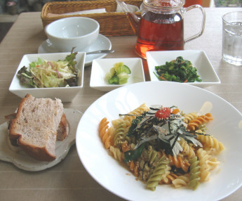 charmlunch.jpg
